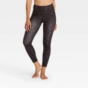 All In Motion Women's Contour Power Waist High-Rise 7/8 Length Leggings Size L